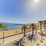 דירה Beachfront Simar By Sealand *