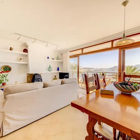 Beachfront Simar By Sealand Apartment Port de Pollenca